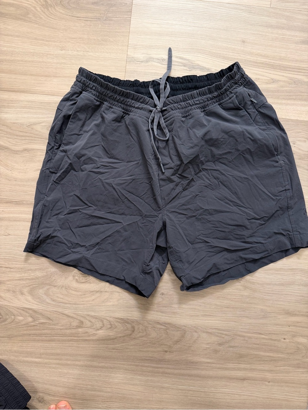 Lululemon Men's Drawstring Athletic Shorts - Dark Gray